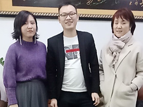 上海客人来湘琪饰品厂品茶定制饰品